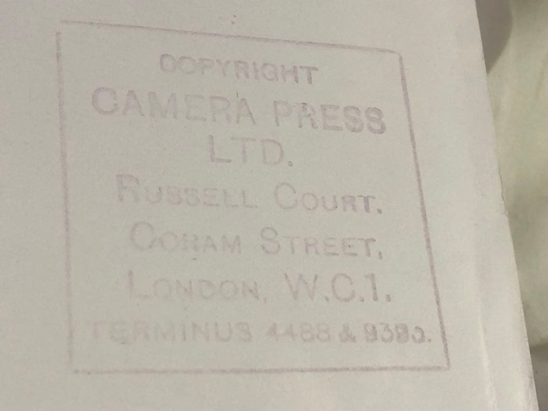 ジョージ・ハリスン シタール演奏 ポートレート写真　額装　カメラプラスロンドン作