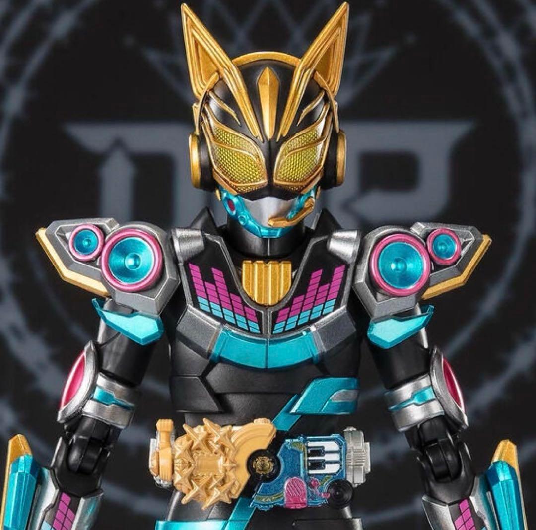 s.h.フィギュアーツ 仮面ライダーナーゴ フィーバービートフォーム