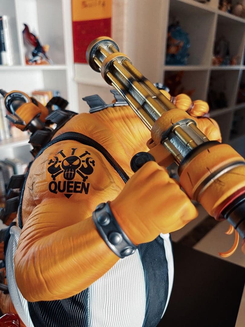 ONE PIECE ワンピース クイーン【人獣形態】 フィギュア ガレージキット