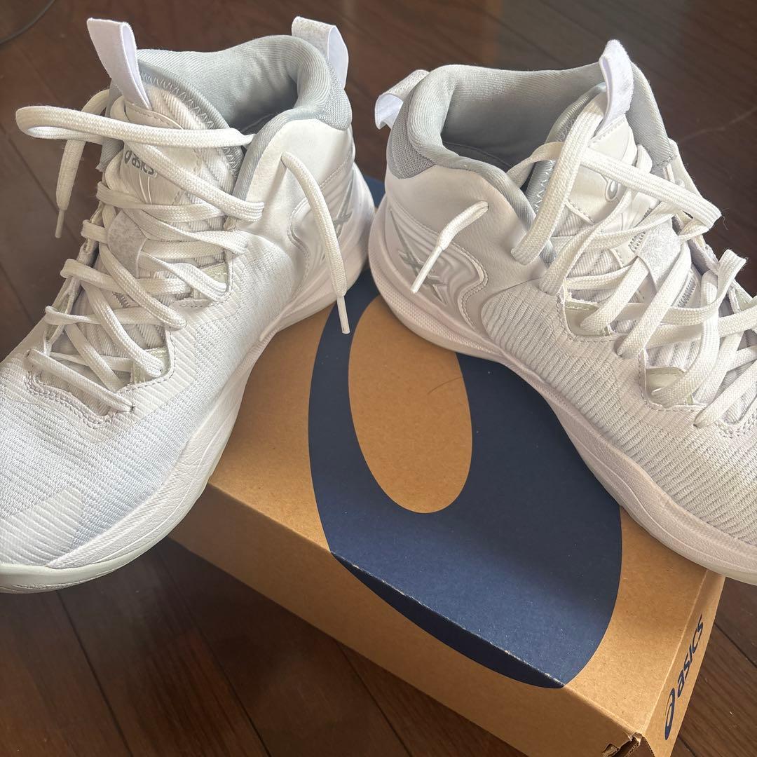 アシックス NOVA SURGE 3 ノヴァサージ3 バッシュ　ホワイト