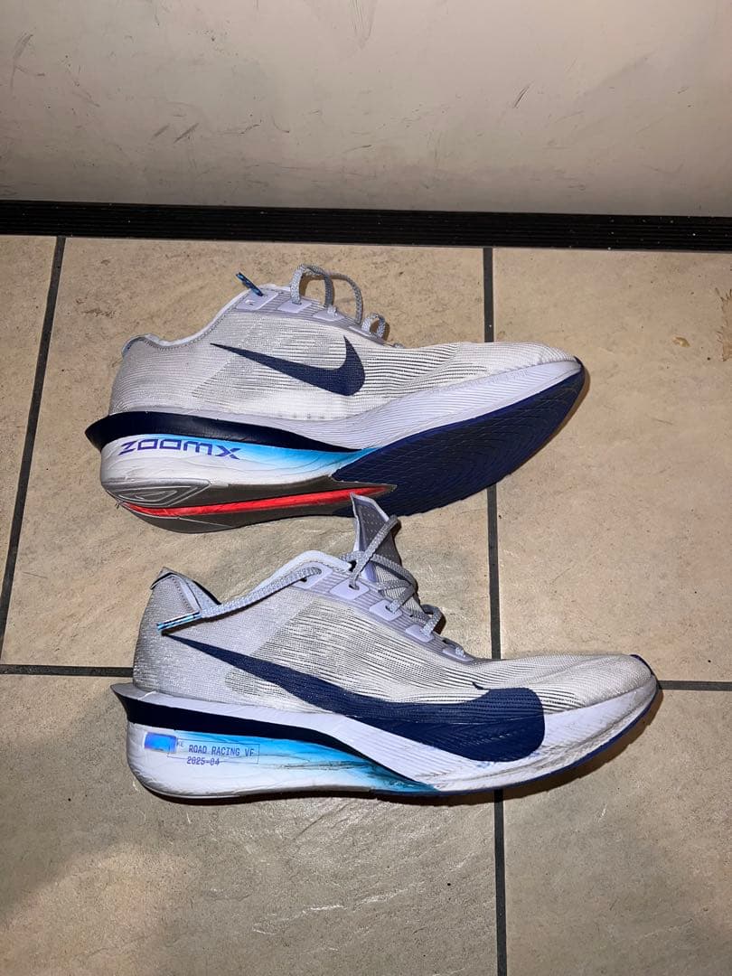 NIKE ヴェイパーフライ4 27.5