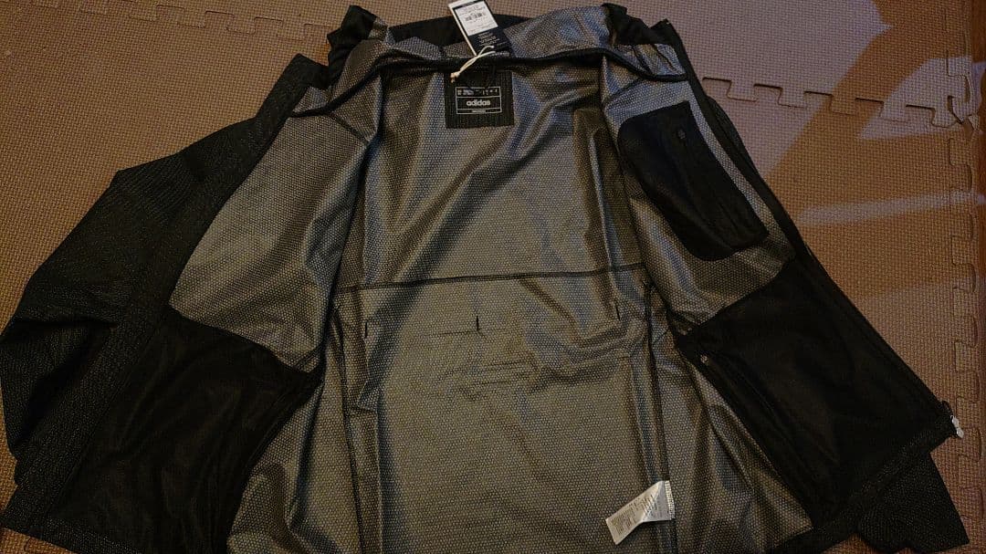 (新品未使用タグ付き)アディダスランニング ジャケット BX979-HM4326