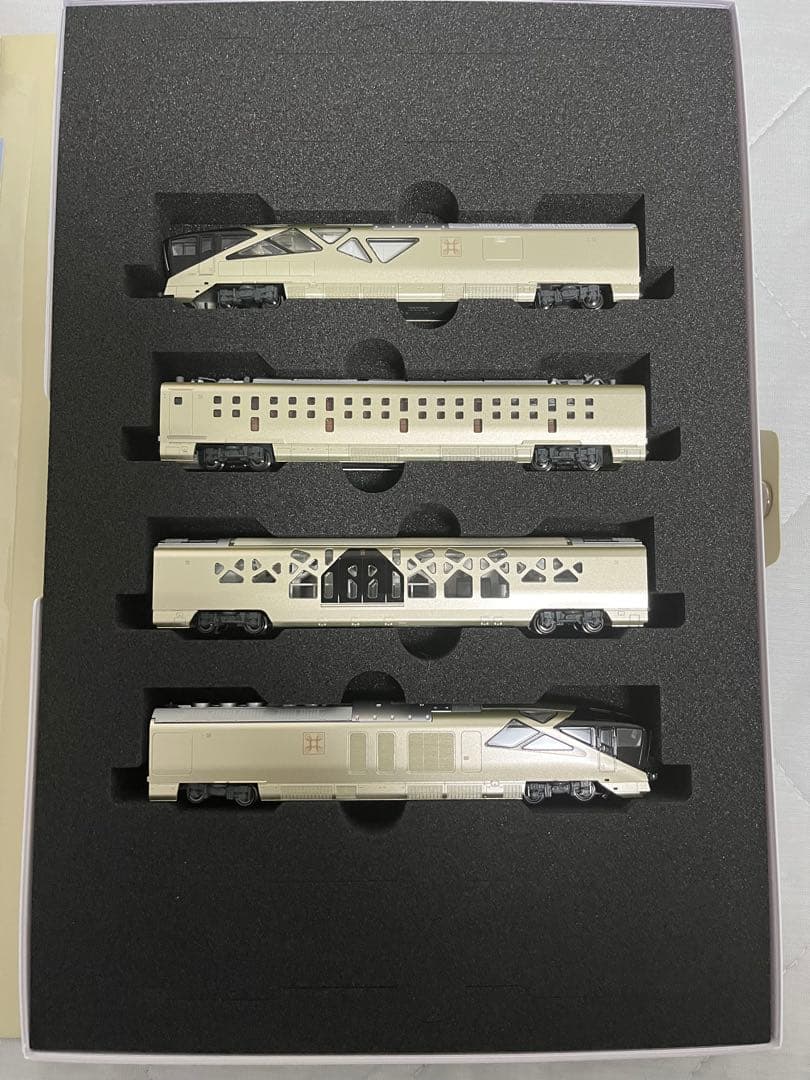 KATO E001形 TRAIN SUITE 四季島10両セット