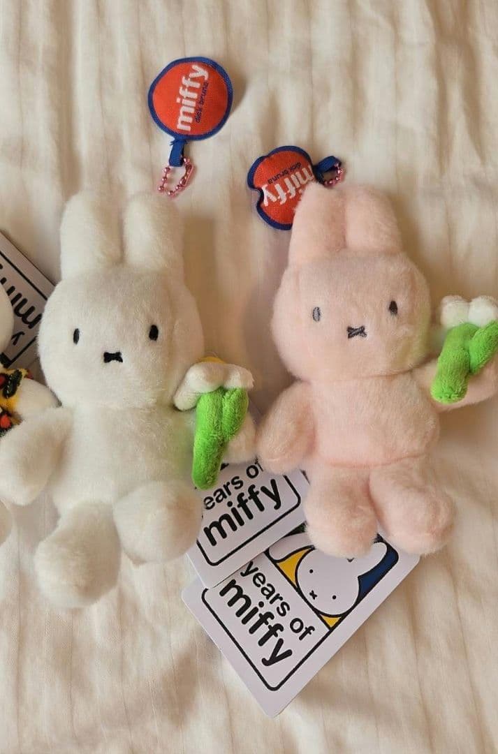 【新品】ミッフィー70周年 タイ ぬいぐるみキーチェーン 4体