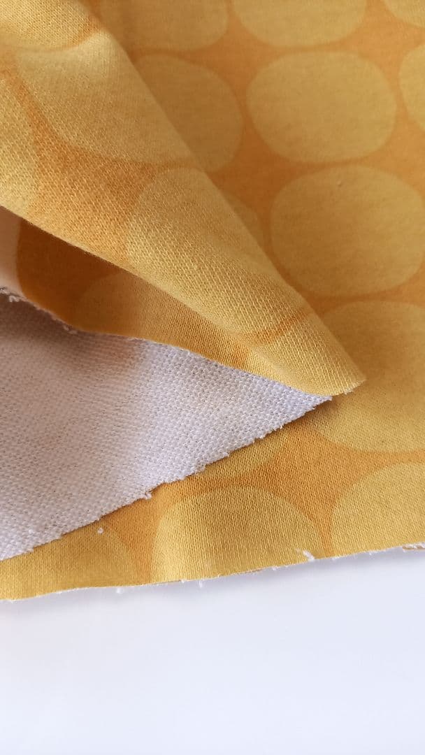 ハンドメイド　黄色の服