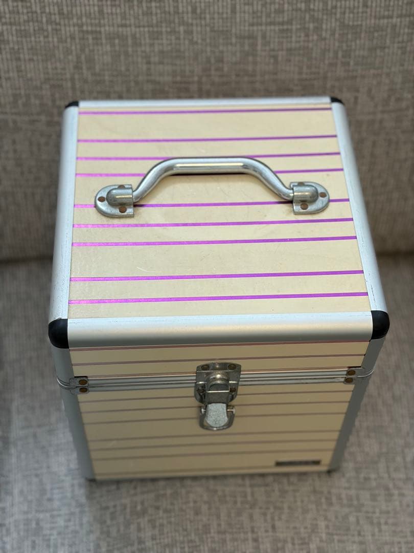 【美品】ボウリングボール 箱付き