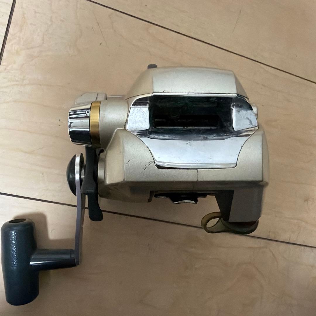 電動リール ホワイト ハンドル付き