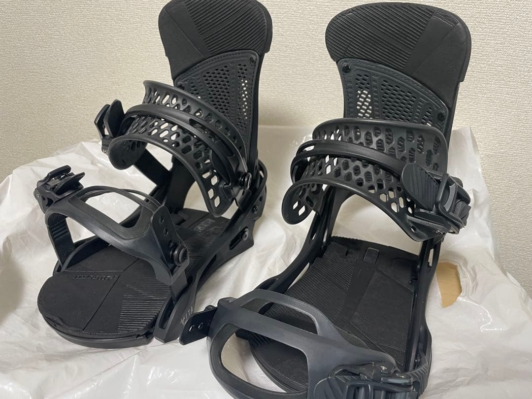 Burton ビンディング Malavita Mサイズ