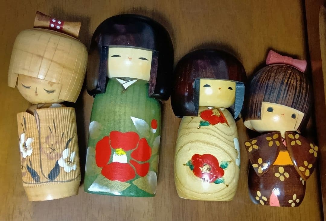 こけし　４体セット　伝統工芸品　とみお　卯三郎　　山田源二