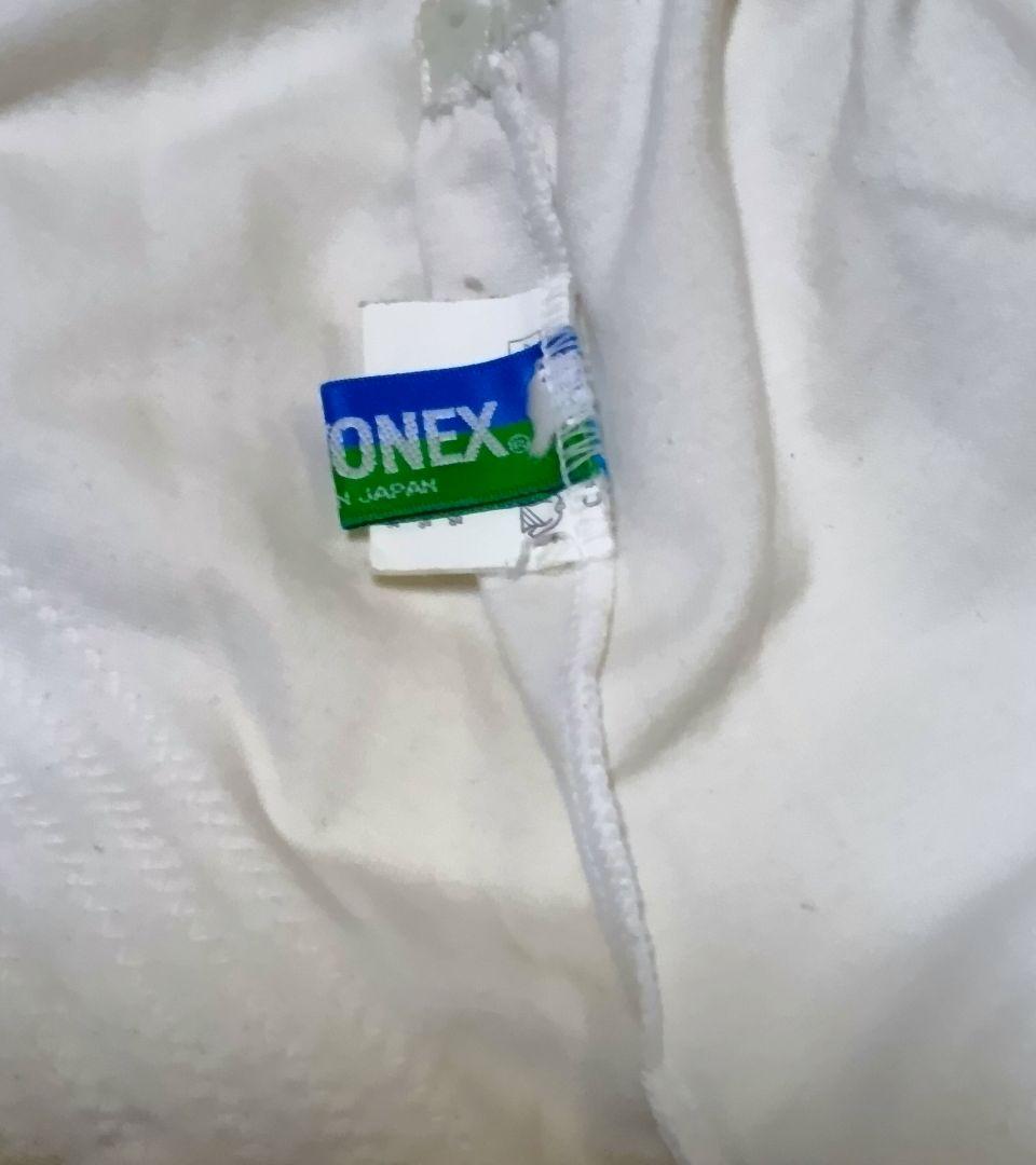 YONEX　アイボリー ショートフリルのアンダースコート
