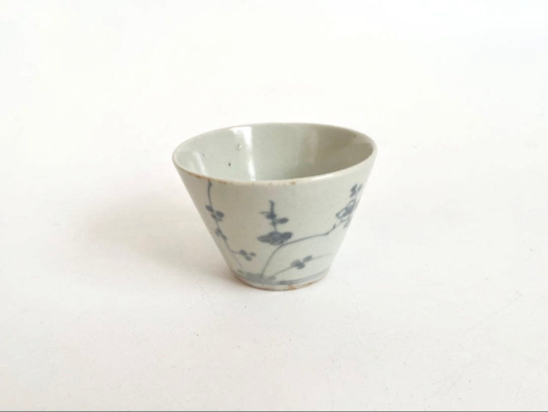 骨董　アンティーク　古伊万里　染付　梅文様　蕎麦猪口　高台付