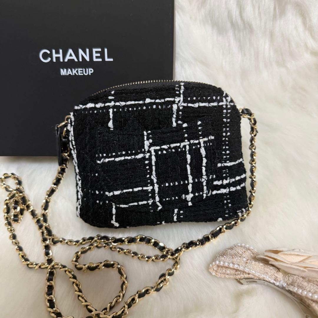 CHANEL ツイードショルダーバッグ ブラック/ホワイトノベルティ