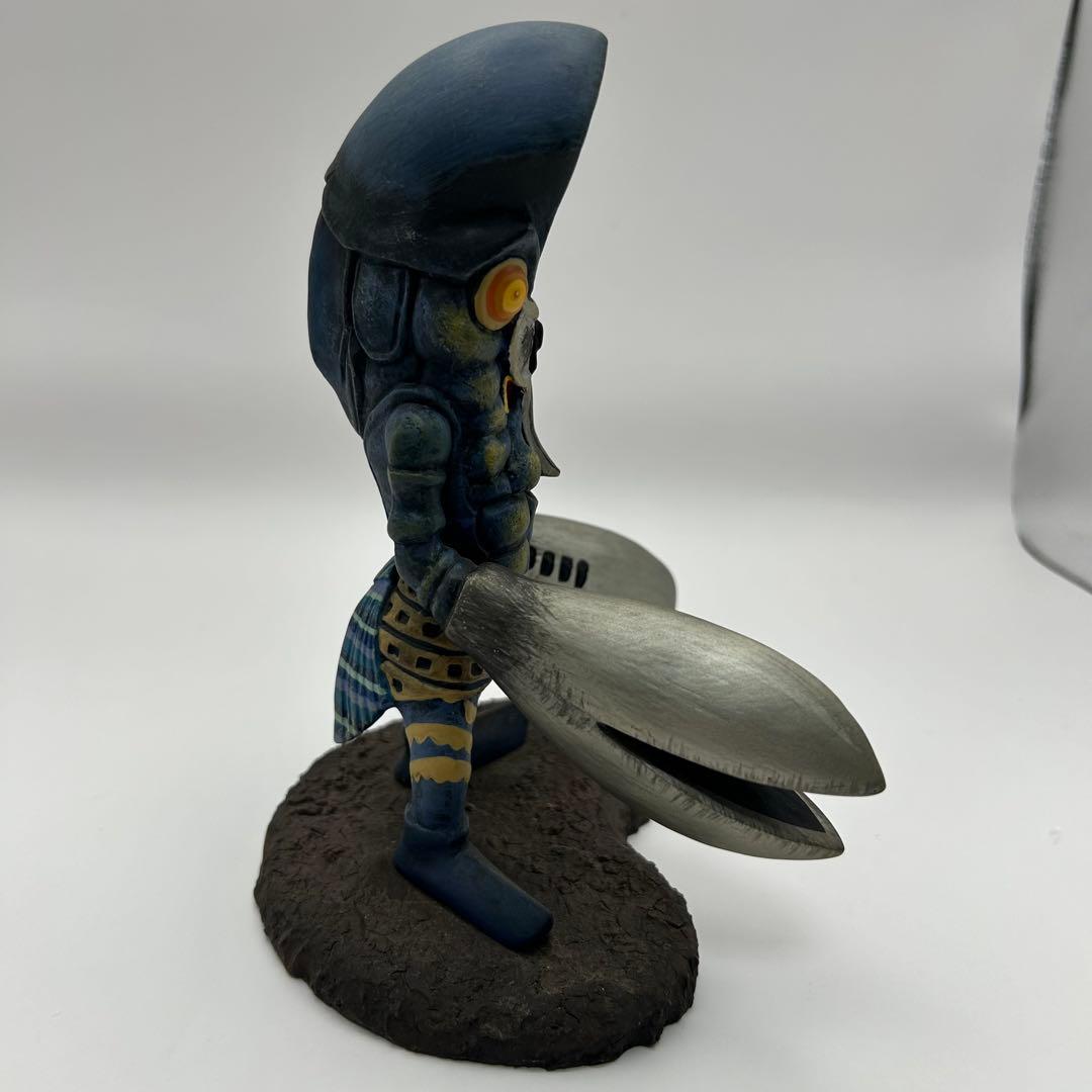 美品　おとなりのかいじゅうフィギュア　バルタン星人　希少