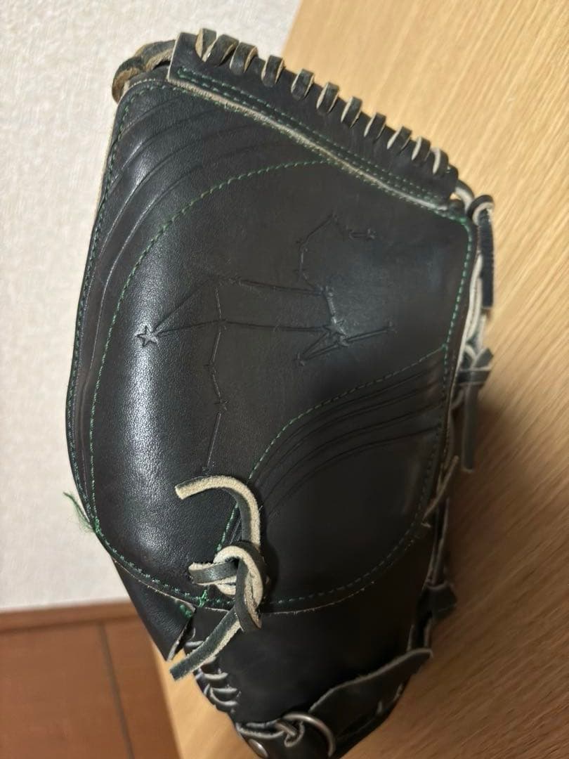 硬式グローブ　黒　右投手用　アシックス　ダルビッシュ有選手モデル