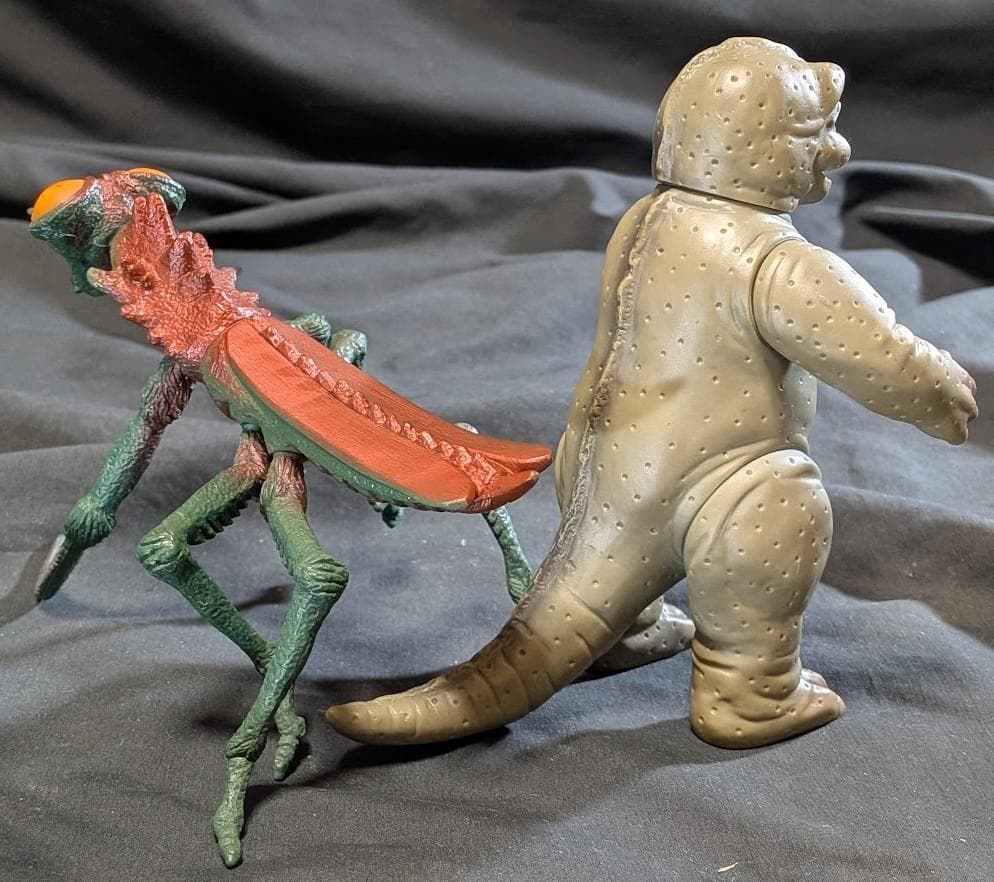 ミニラ＆カマキラス「ゴジラの息子」（バンダイ）ソフビフィギュア２体セット