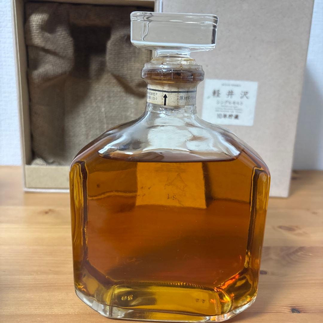 軽井沢10年　シングルモルト10年貯蔵　レベル剥がれ　冊、箱付　未開封