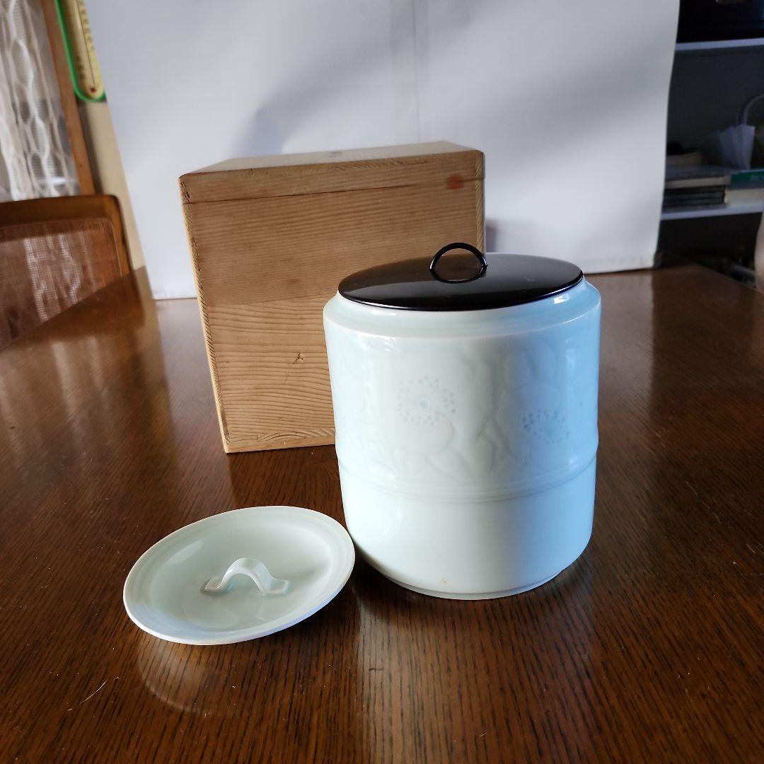 青磁　 陶器 水差し 花模様