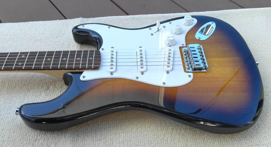 ✨未使用✨Fender SQUIER FSR Stratocaster