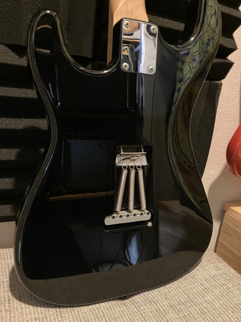 ストラトFenderピックアップ国産ボディとネック アトランシア