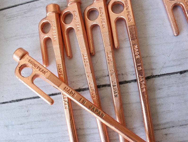 ローカスギア ソリスシル カーボンポール スノーピークのペグ付き