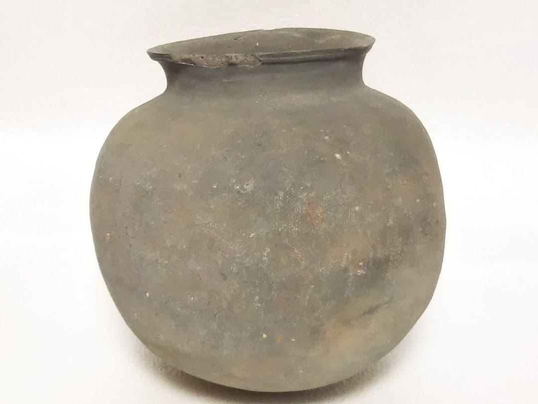 須恵器系（！？）やや大振りな丸壺