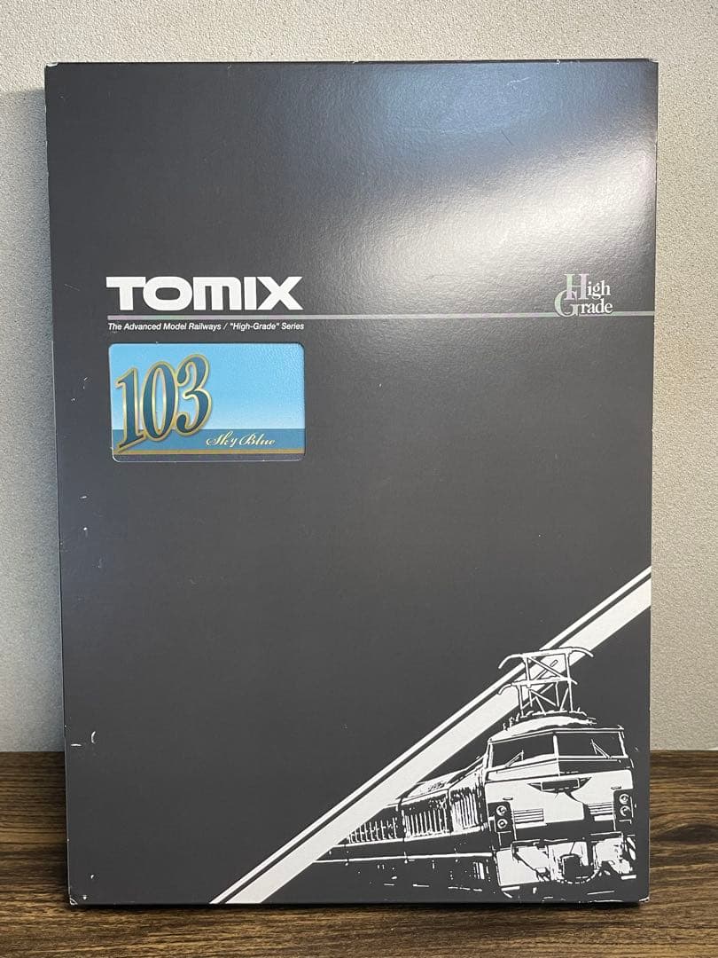 TOMIX 98495 103系通勤電車(JR西日本仕様・黒サッシスカイブルー)