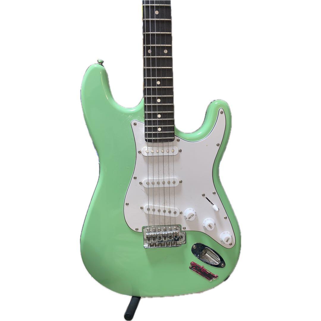 ミントグリーン エレキギター ストラトキャスタータイプ　fenderケース付き