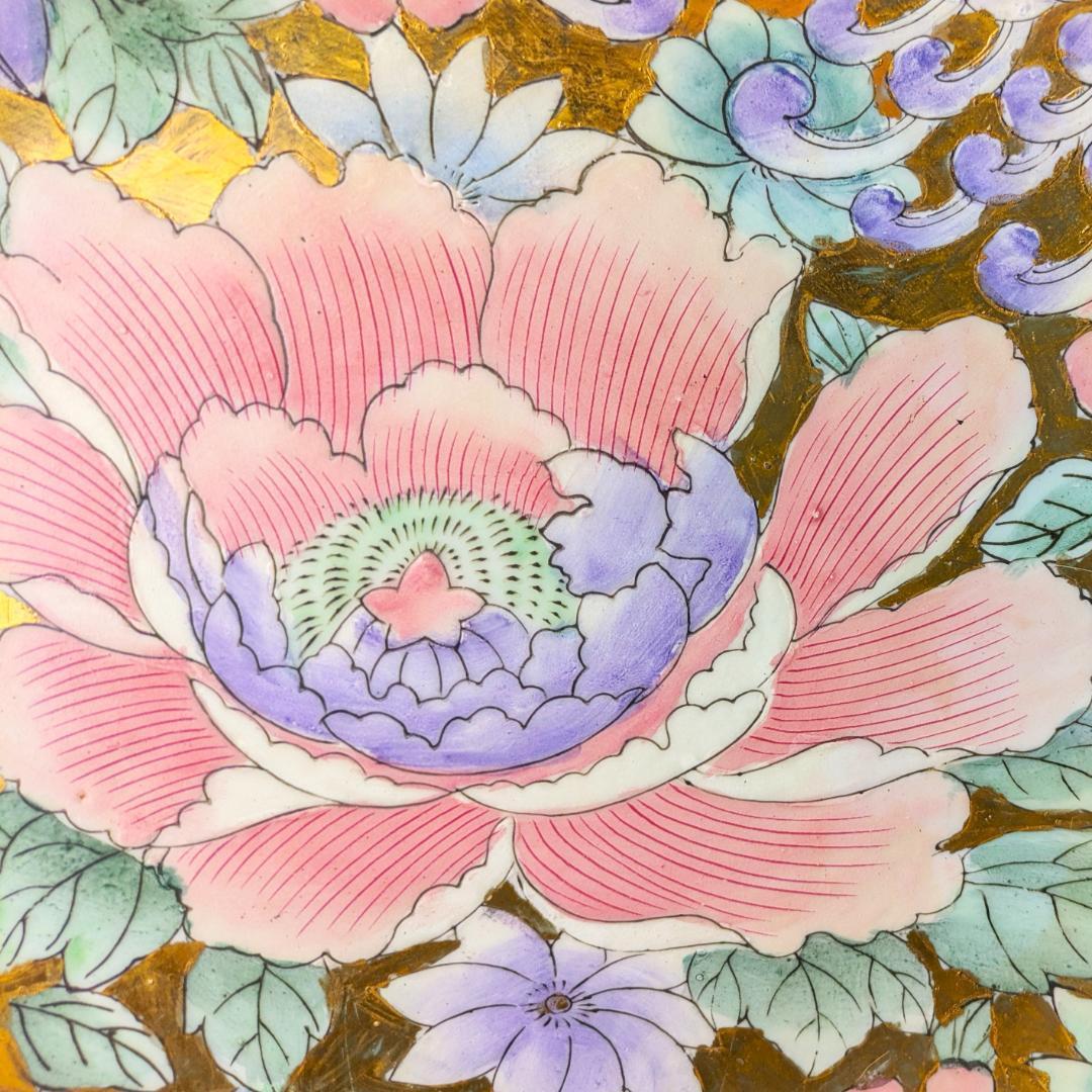 金彩に牡丹と桔梗の花々 装飾陶器の花瓶＆飾皿セット 淡い色彩が美しいです