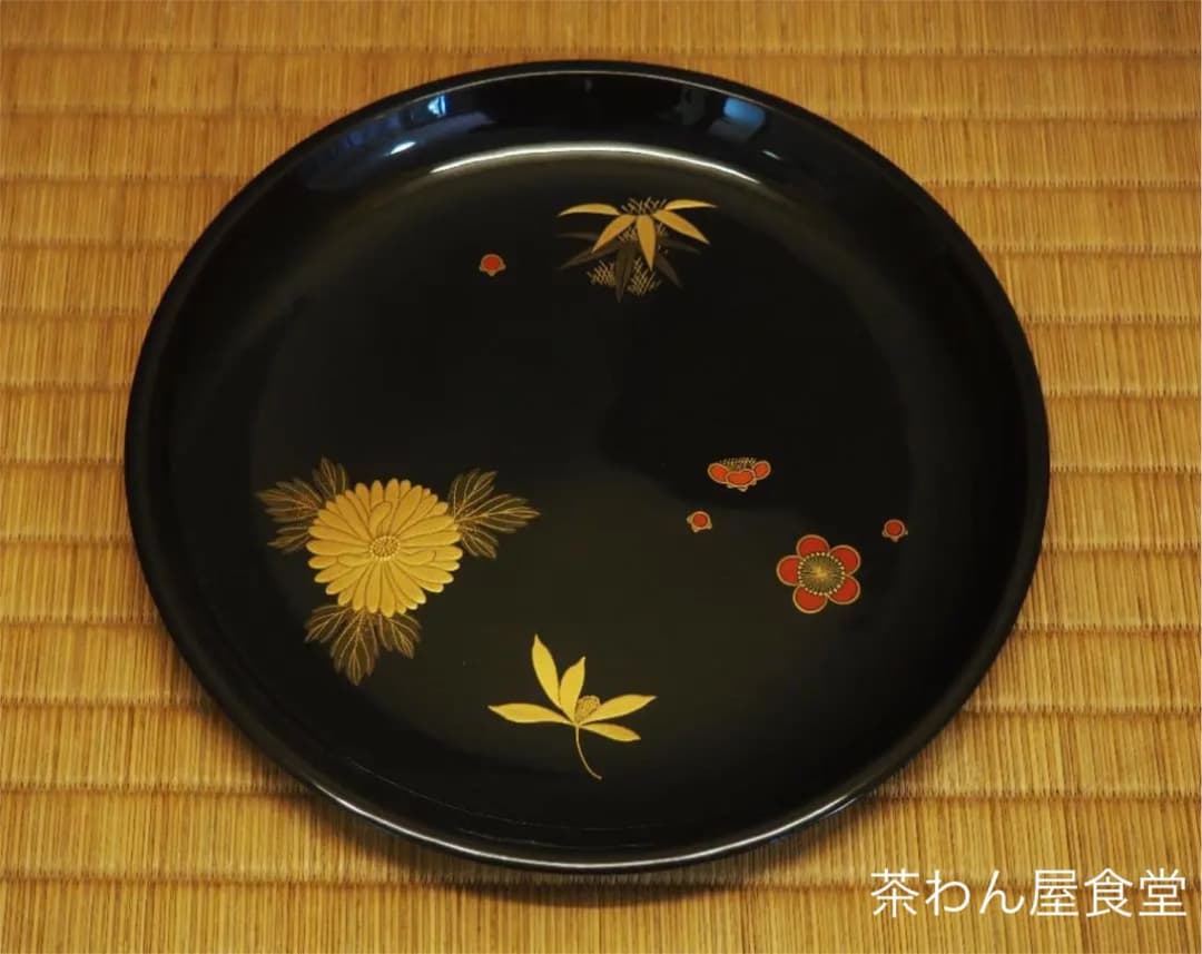 表千家久田宗也12代尋牛斎御書付  四君子蒔絵黒丸盆　3代表阿弥造