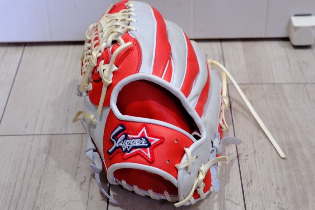 スラッガー　軟式グローブ 赤白