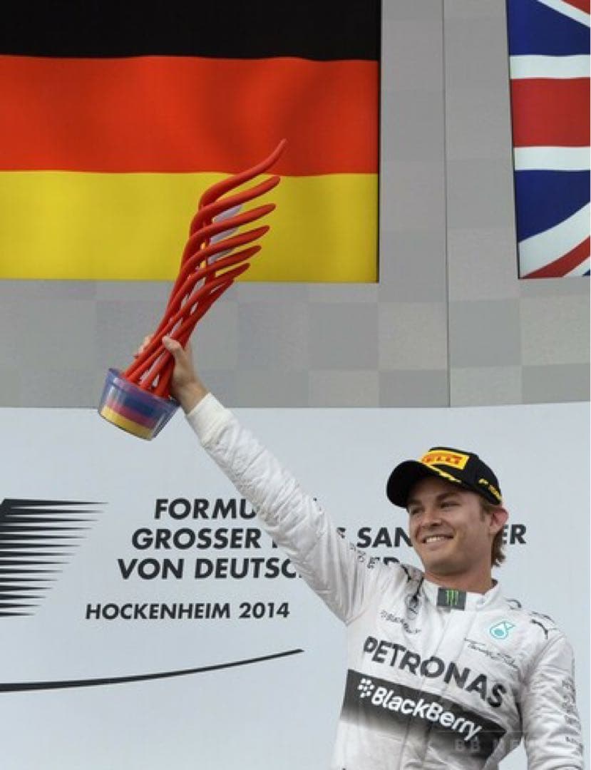 （美品）メルセデスF1 ニコロズベルグ直筆サイン入り1/2ヘルメット