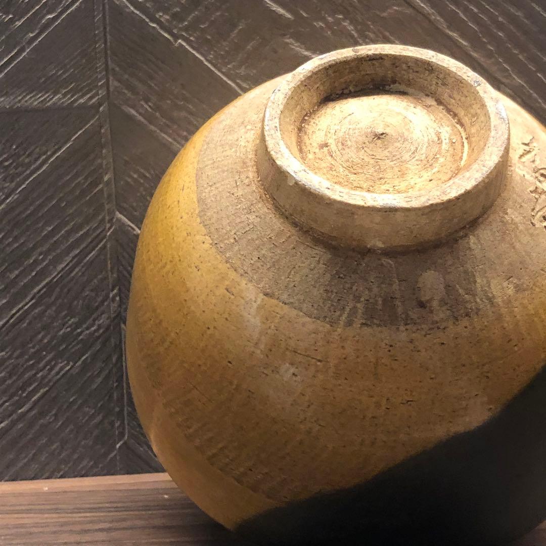 美しい古美術◾️蔵からかなり古そうな深い色合いの美しい抹茶茶碗が出て来ました。