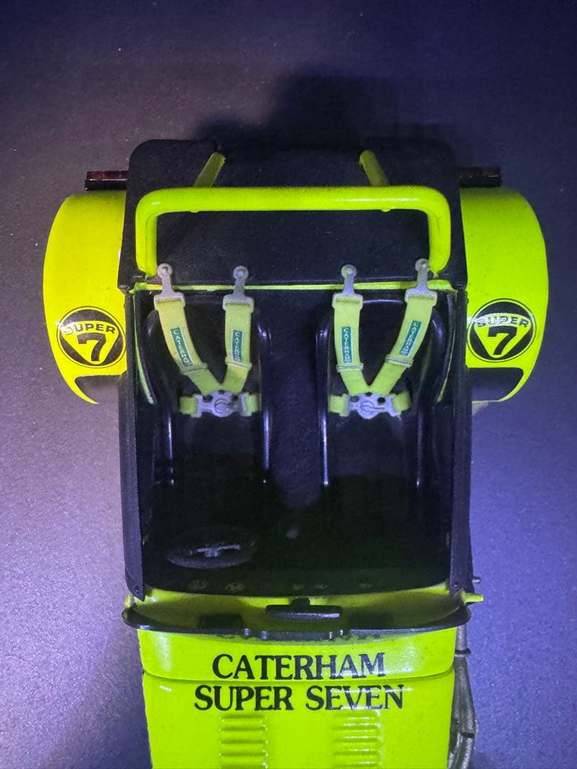京商　Caterham Super Seven 1/18 蛍光イエロー