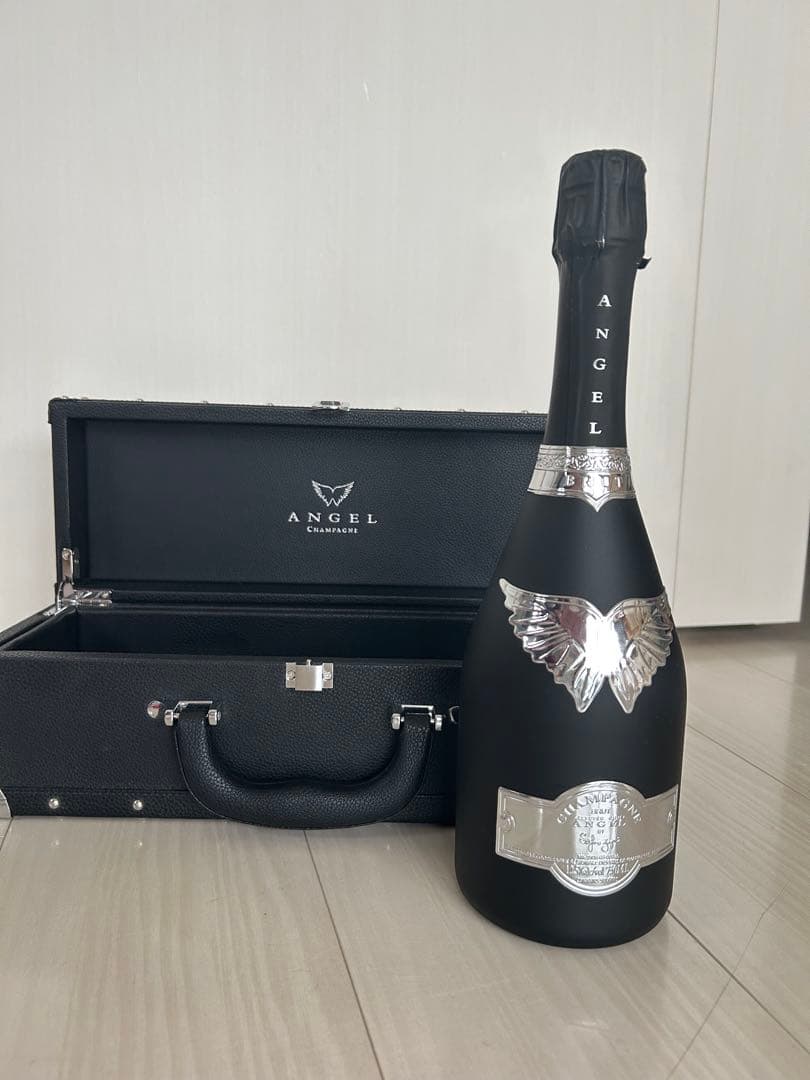ANGEL シャンパンボトル 黒白セット ケース付き