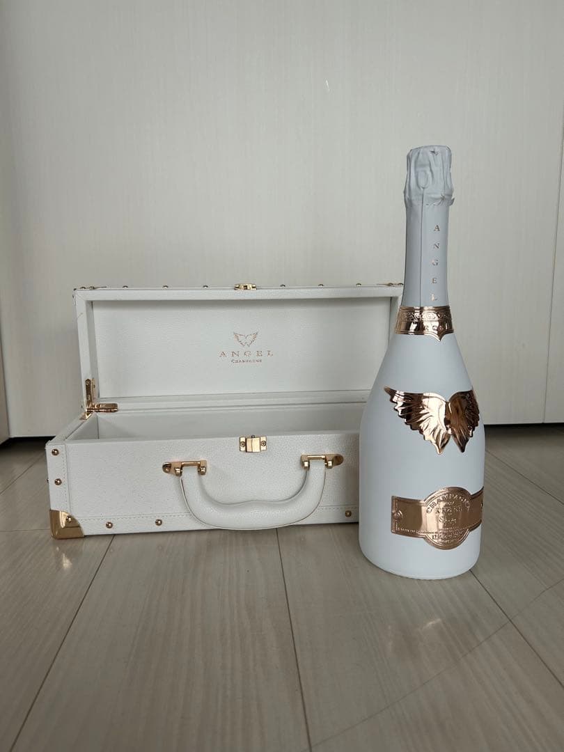 ANGEL シャンパンボトル 黒白セット ケース付き