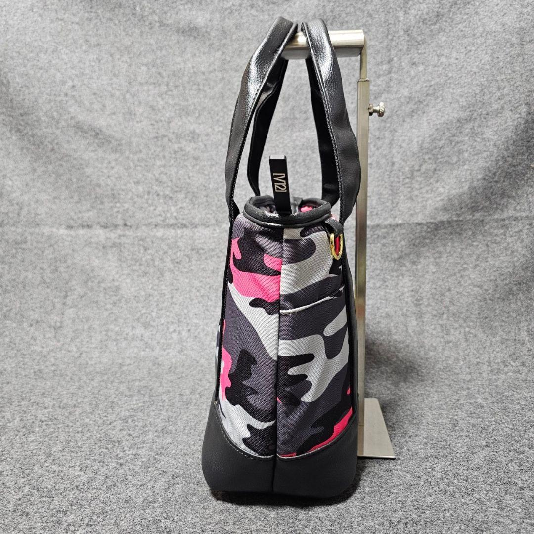 【V12】人気PVCレザー カモフラ柄×ロゴプレート カートバッグ 黒