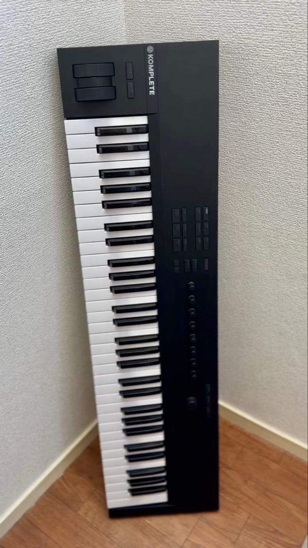KOMPLETE KONTROL A61 ライセンス付き