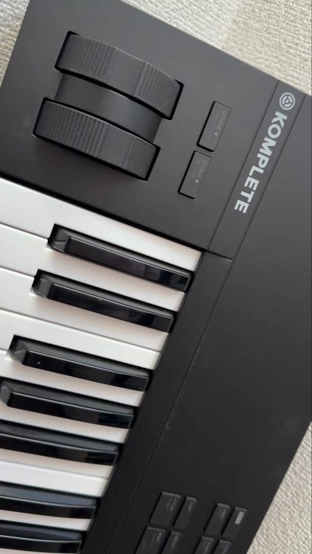 KOMPLETE KONTROL A61 ライセンス付き