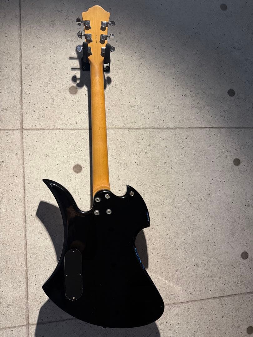 hide アメーバペイズリー　B.C.RICH モッキンバードベース