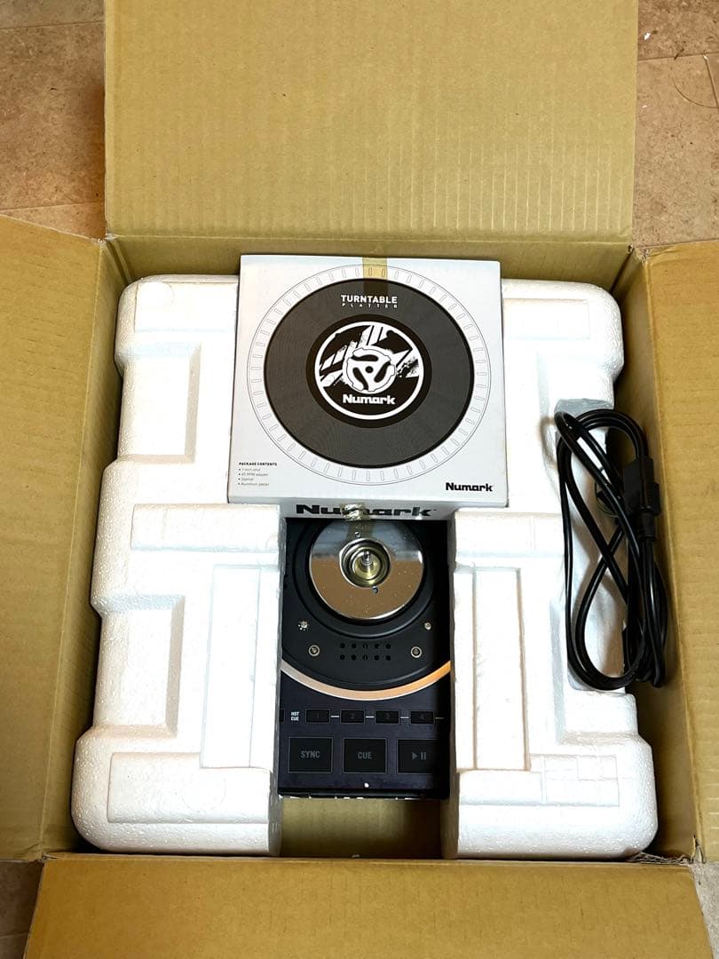 Numark Serato DJ Pro付き DJターンテーブルV7 (2)