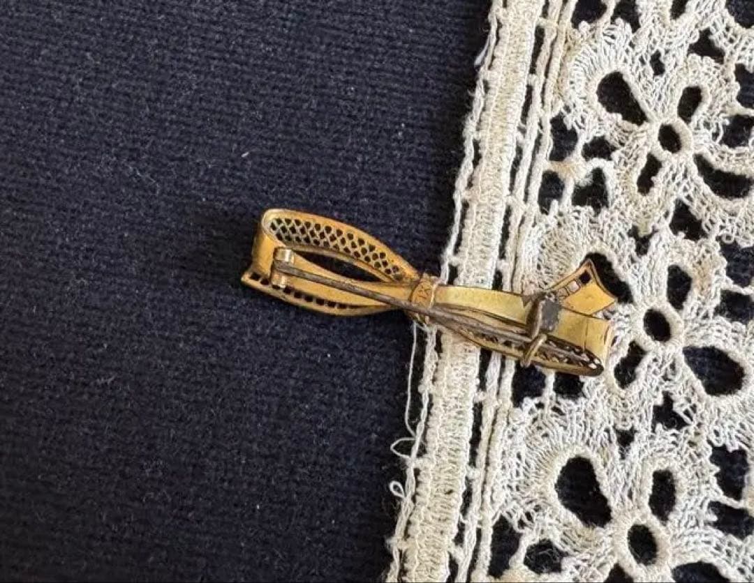 FIX社　ゴールドプレート リボン型ブローチ フランス アンティーク