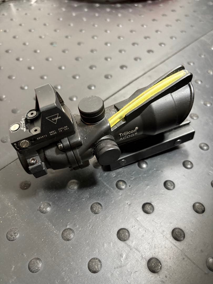 ［最終値下げ］Trijicon ACOG ブラック レッドドットサイト付き