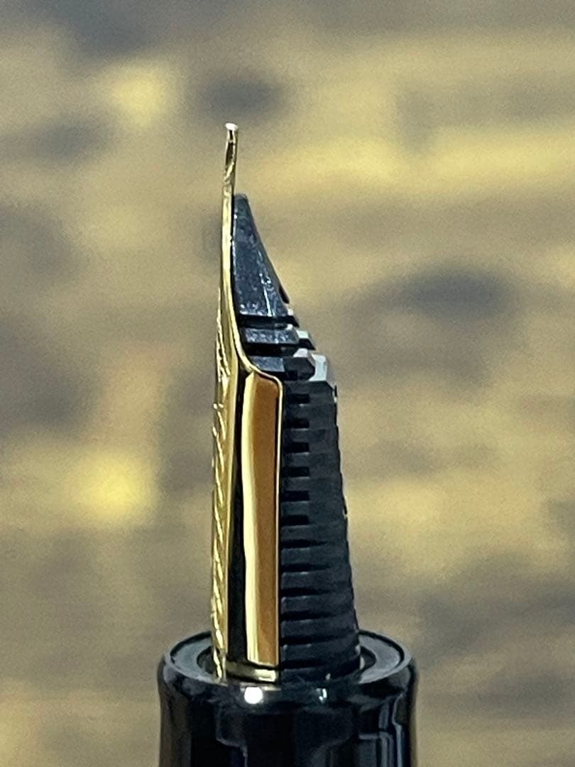 試筆のみ　旧型ニブ　21k 字幅F プロフィット21 セーラー　万年筆