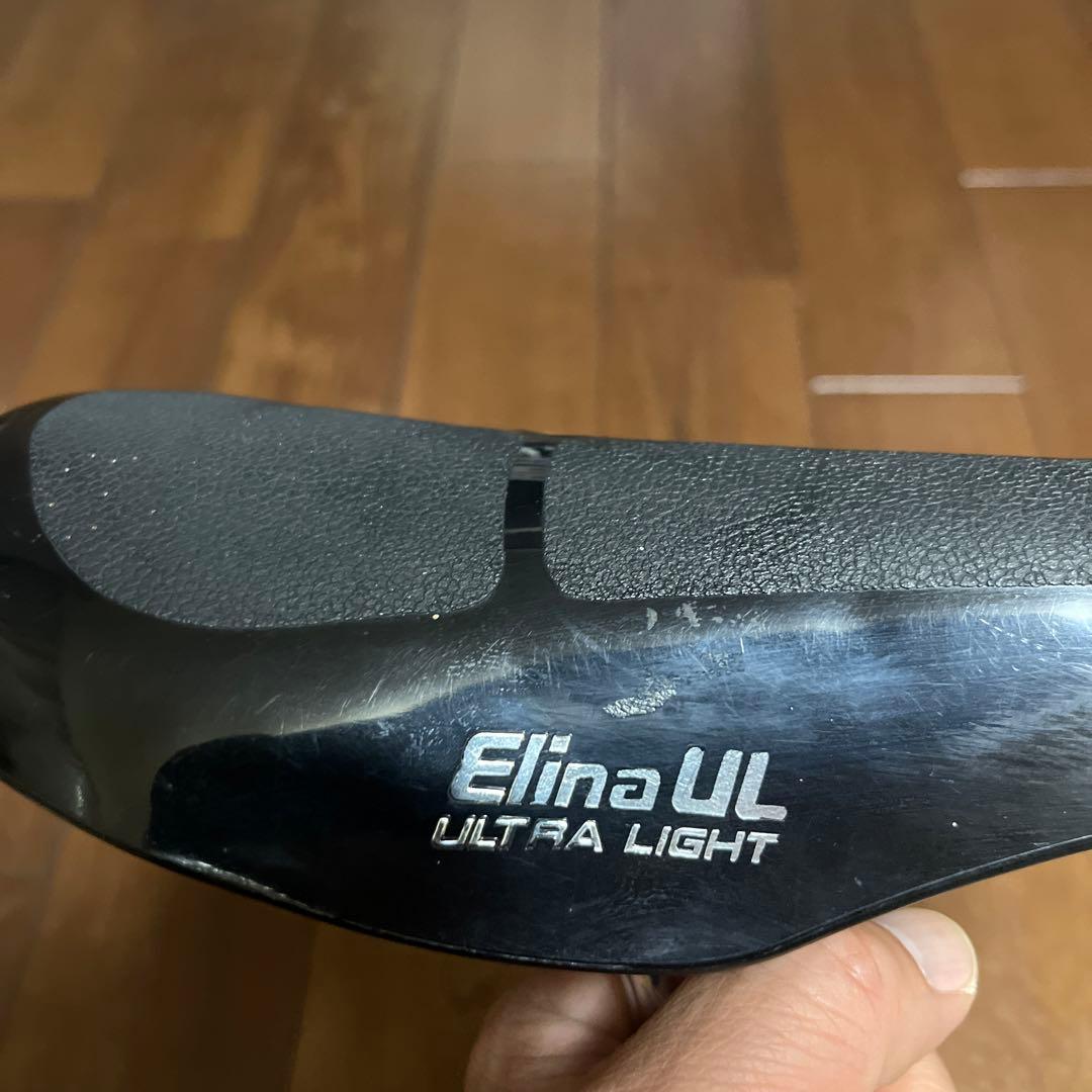 ERINA URTRA LIGHT サドル黒