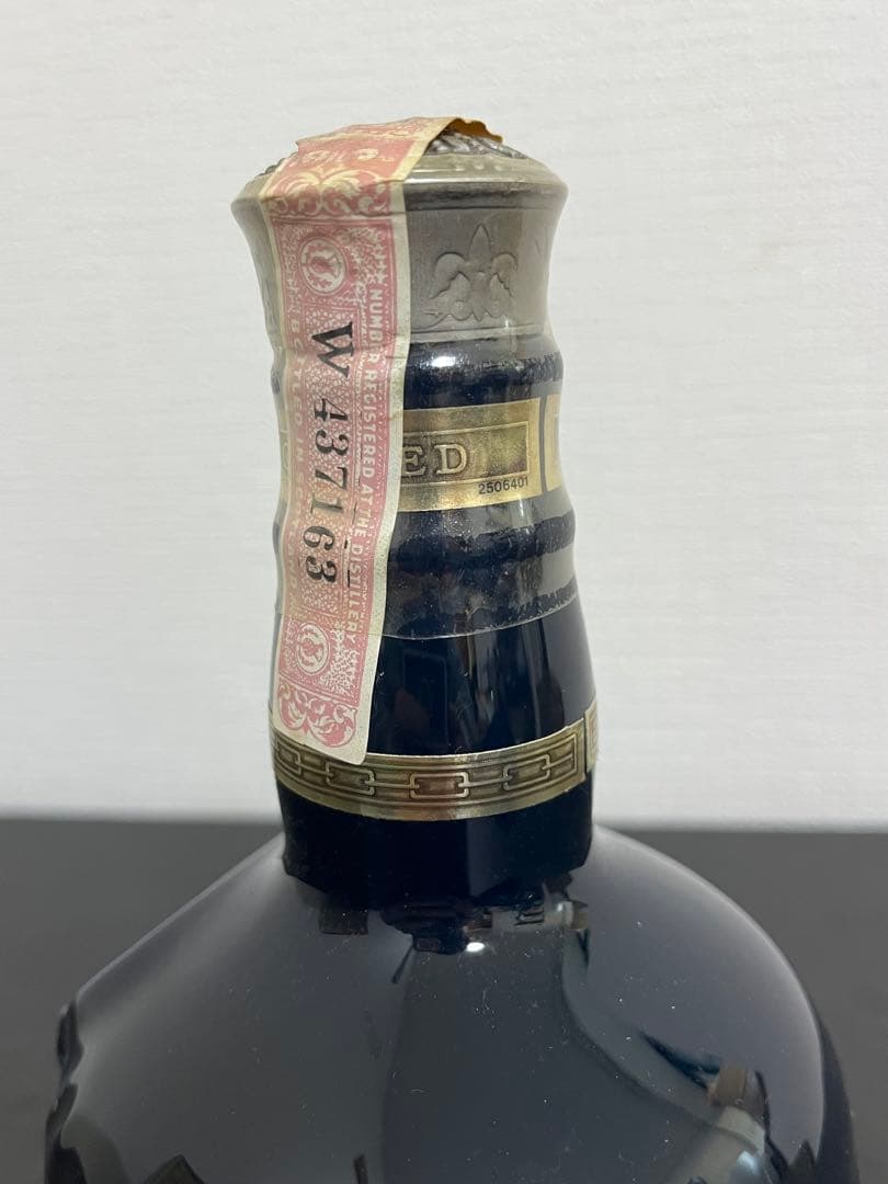 シーバスリーガル ロイヤルサルート 21年 375ml 青陶器ボトル 箱・巾着付