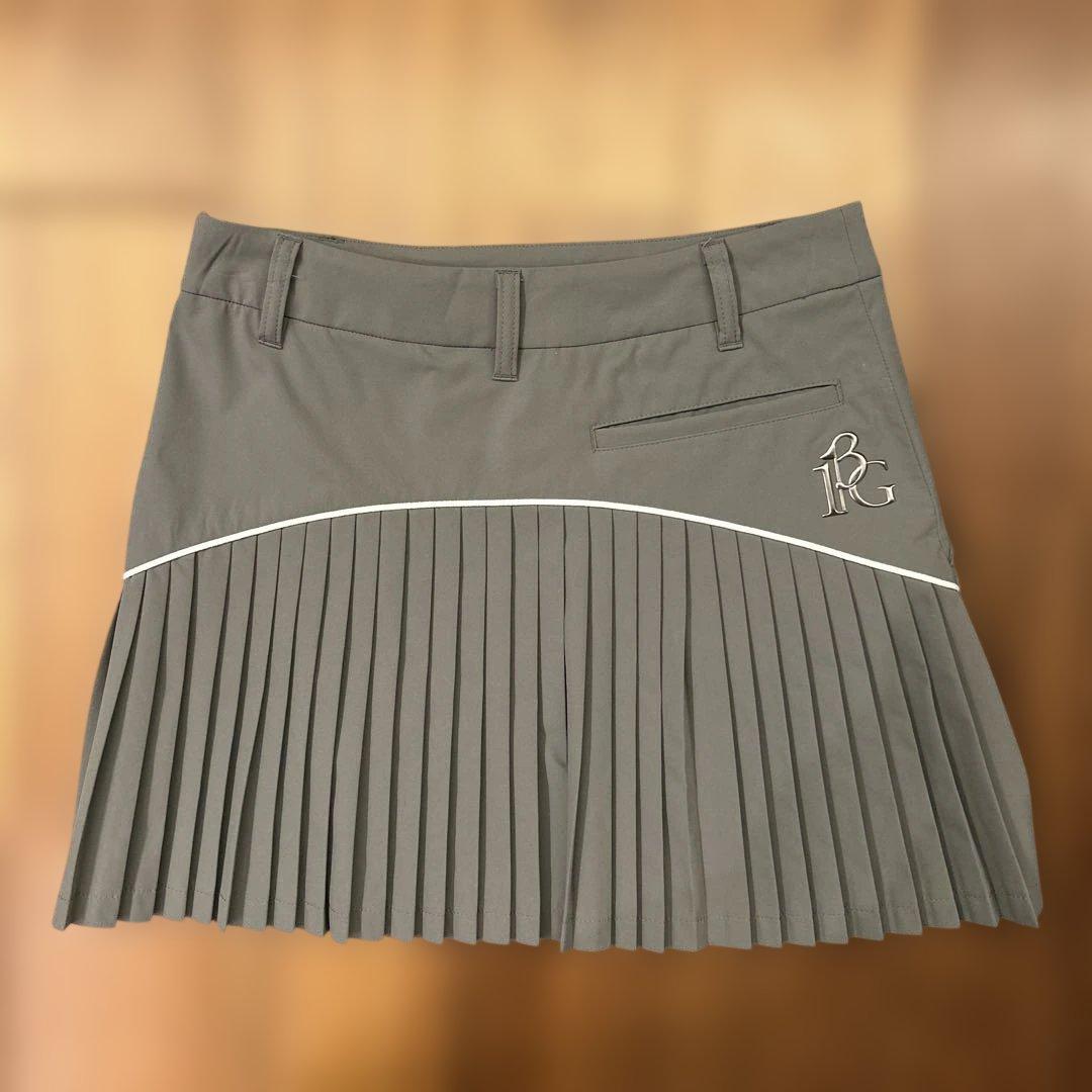 ウノピゥウノウグァーレトレ(1PIU1UGUALE3) ゴルフ　プリーツスカート