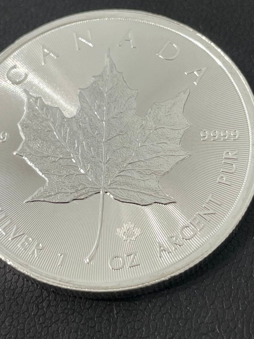 銀高騰中！　メープルリーフ銀貨　1チャールズ国王　スペシャル版　1オンス　5枚
