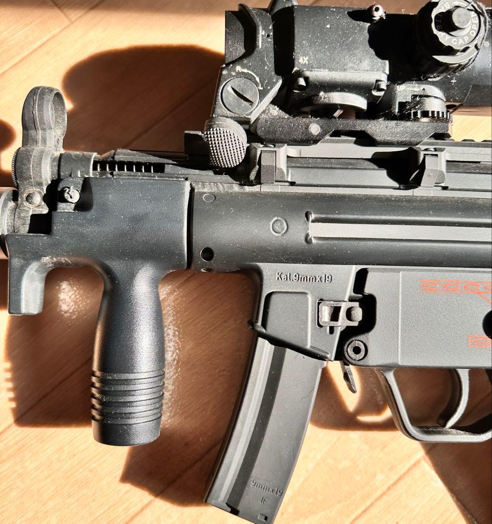 東京マルイ 電動ガン MP5k(サプレッサー、 4倍スコープ付き)