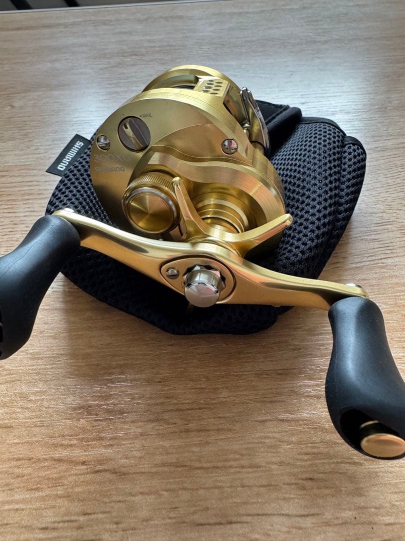 シマノ カルカッタコンクエストMD 300XG 右巻き　未使用品