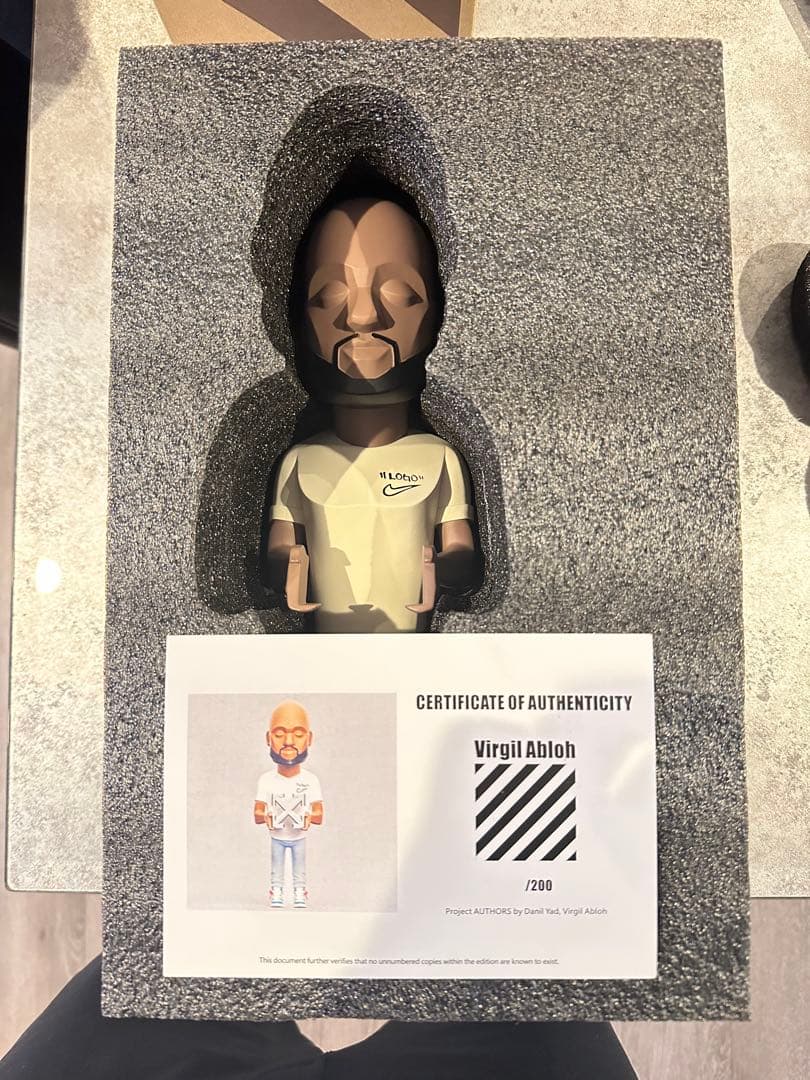 Virgil Abloh 限定フィギュア 認証書付き